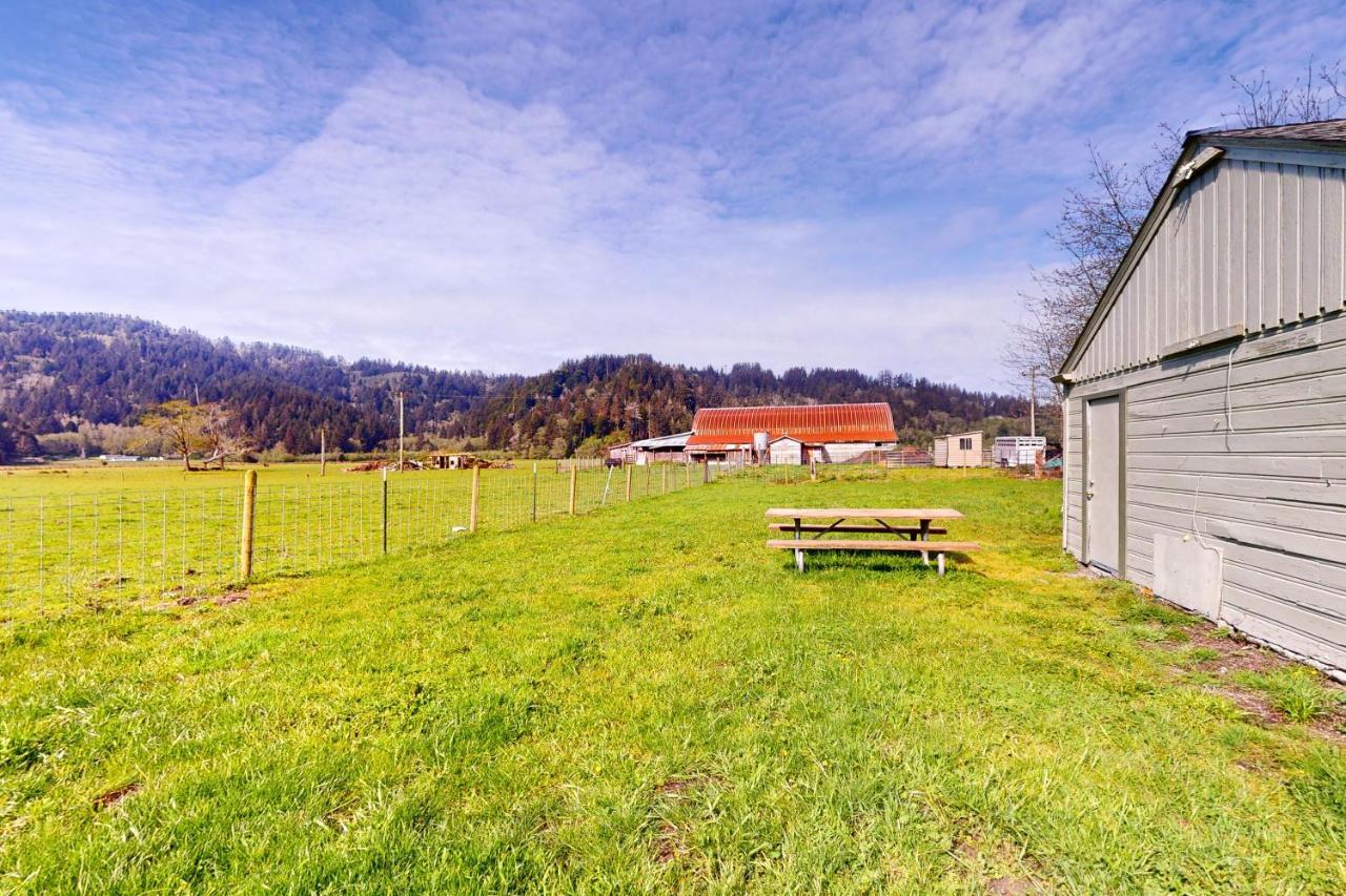 Redwood Farmhouse In The Orick Valley Kültér fotó